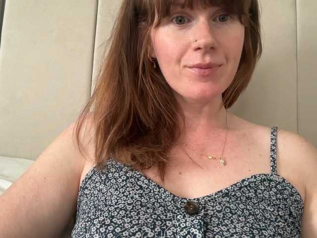 REDHEADROSIE live cam on BongaCams