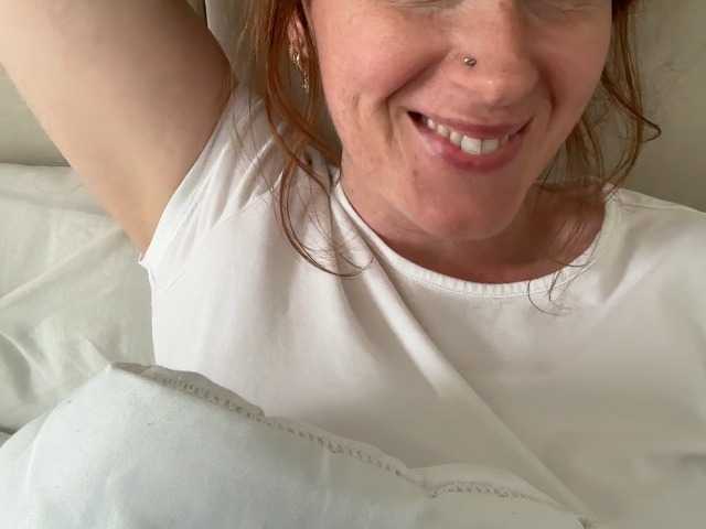 REDHEADROSIE live webcam show