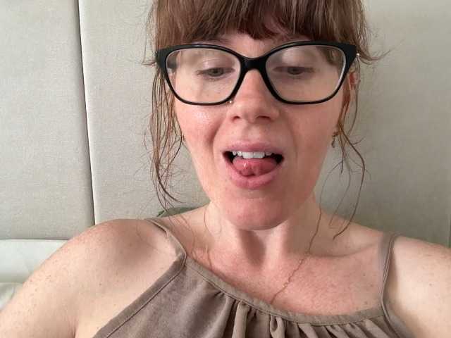 REDHEADROSIE live cam on BongaCams