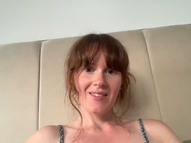 REDHEADROSIE webcam