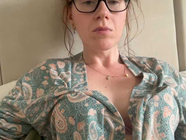 REDHEADROSIE live cam on BongaCams