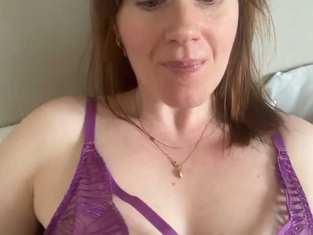 REDHEADROSIE's BongaCams show and profile