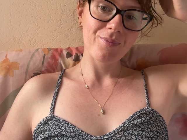 REDHEADROSIE live cam on BongaCams