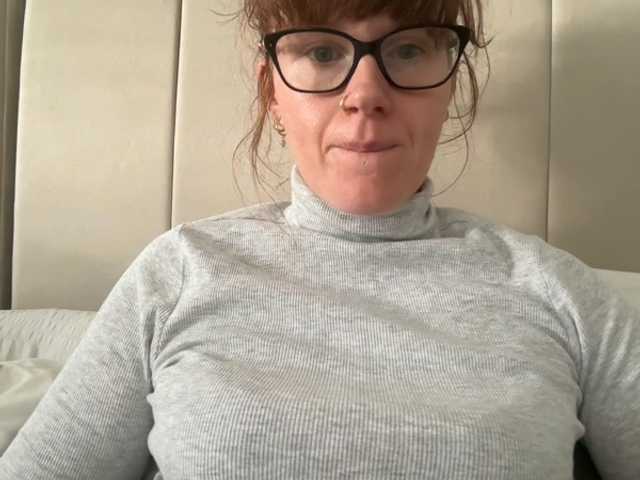 REDHEADROSIE live cam on BongaCams
