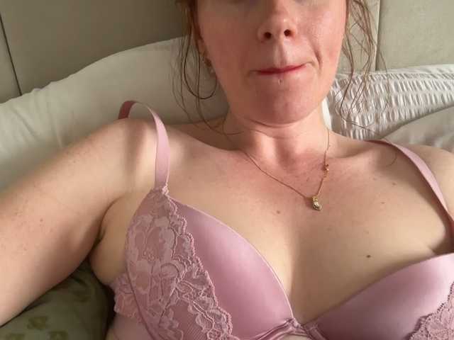 REDHEADROSIE live cam on BongaCams