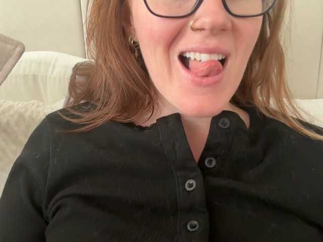 REDHEADROSIE live cam preview