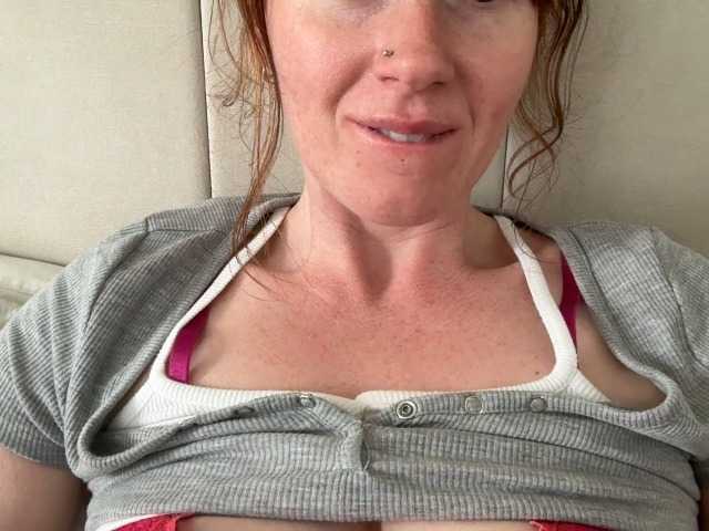REDHEADROSIE live webcam show