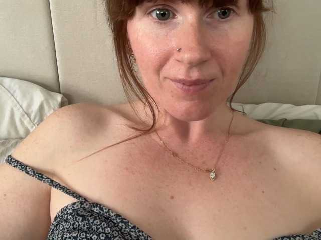 REDHEADROSIE live cam on BongaCams