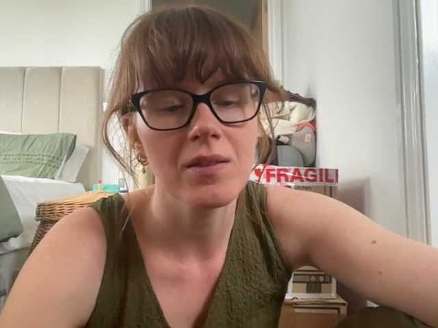 REDHEADROSIE live cam
