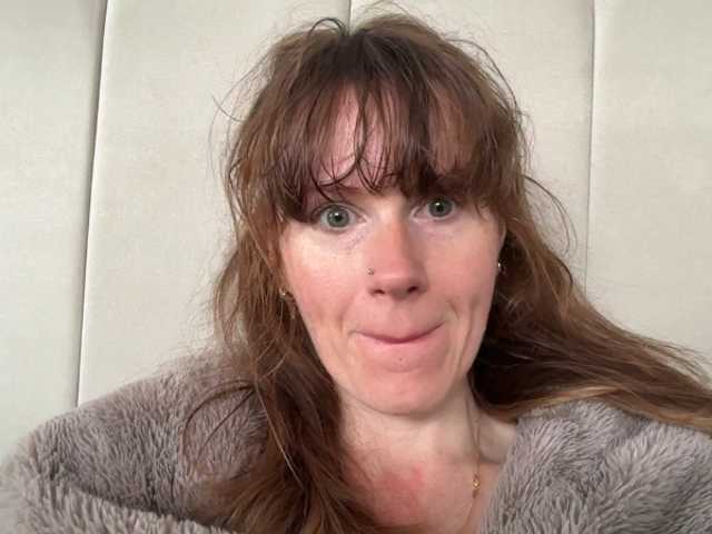 REDHEADROSIE live cam on BongaCams