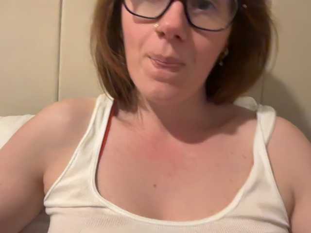 REDHEADROSIE live cam on BongaCams