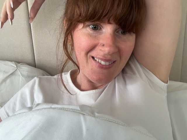 REDHEADROSIE live webcam show