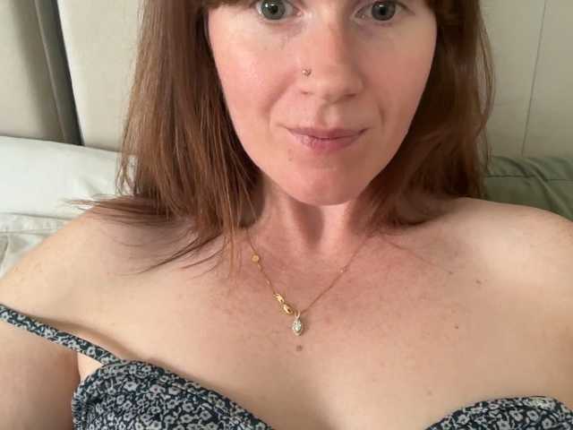 REDHEADROSIE live cam on BongaCams