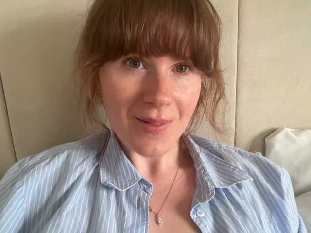 REDHEADROSIE's BongaCams show and profile