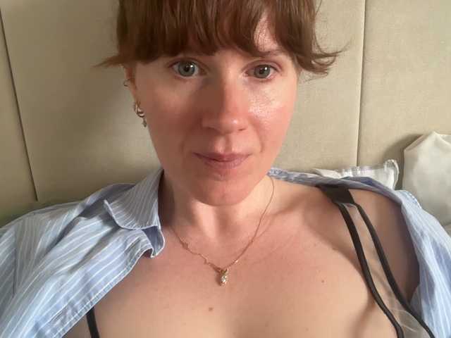 REDHEADROSIE's BongaCams show and profile