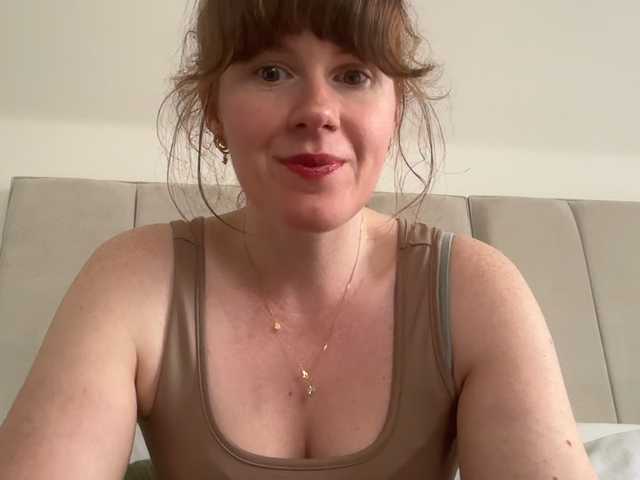 REDHEADROSIE's BongaCams show and profile