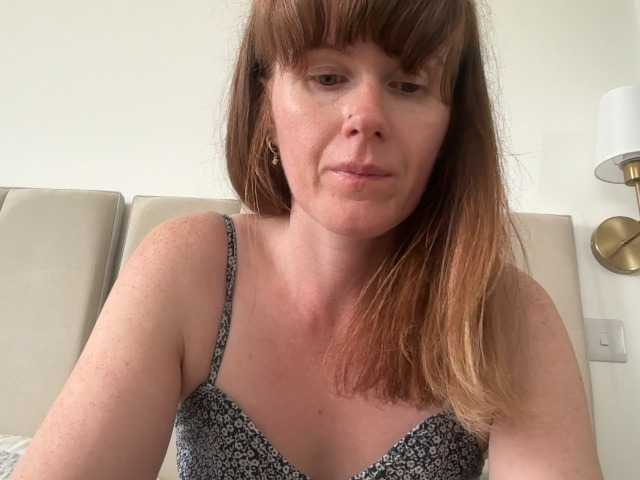 REDHEADROSIE live webcam show
