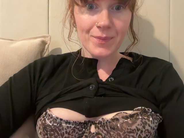REDHEADROSIE live cam on BongaCams