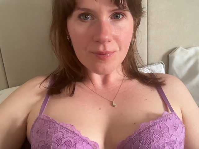 REDHEADROSIE's BongaCams show and profile