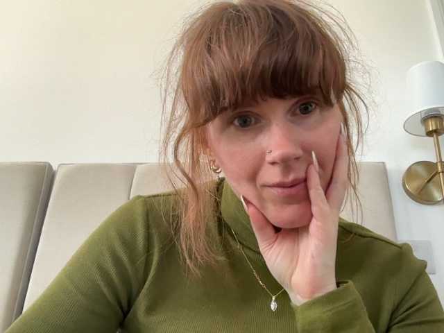 REDHEADROSIE live cam on BongaCams