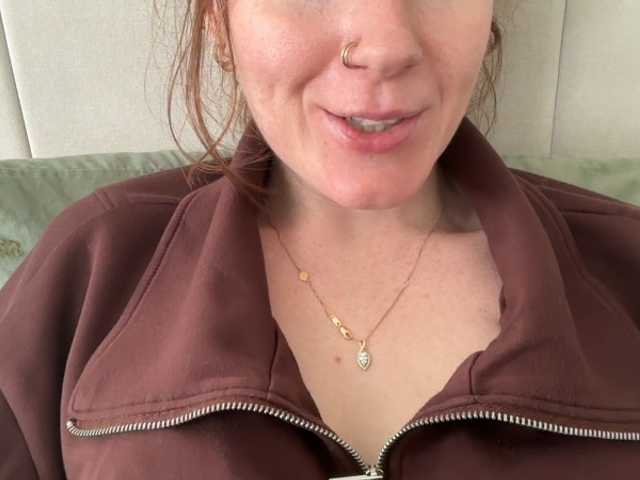 REDHEADROSIE live cam preview