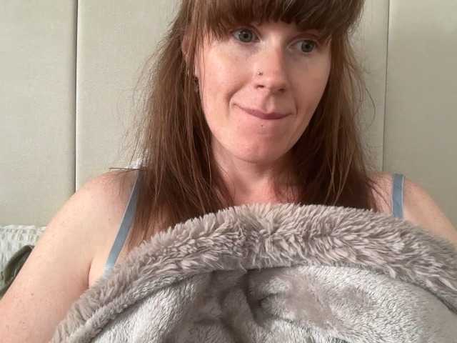 REDHEADROSIE live cam on BongaCams