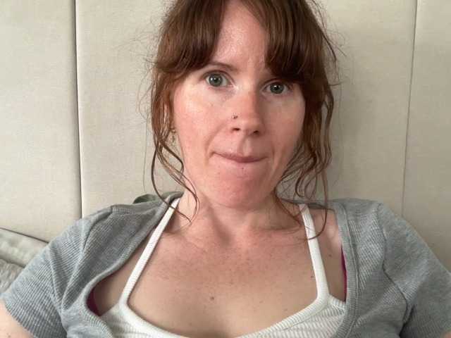 REDHEADROSIE live webcam show