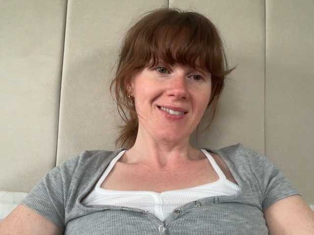 REDHEADROSIE live cam on BongaCams