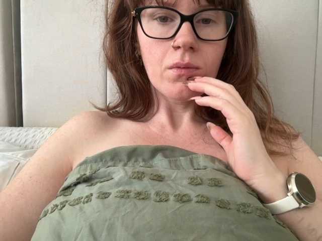 REDHEADROSIE live cam preview