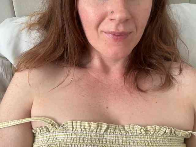REDHEADROSIE webcam
