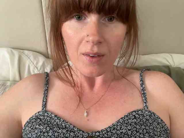 REDHEADROSIE webcam