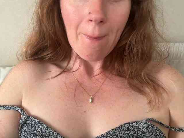 REDHEADROSIE webcam