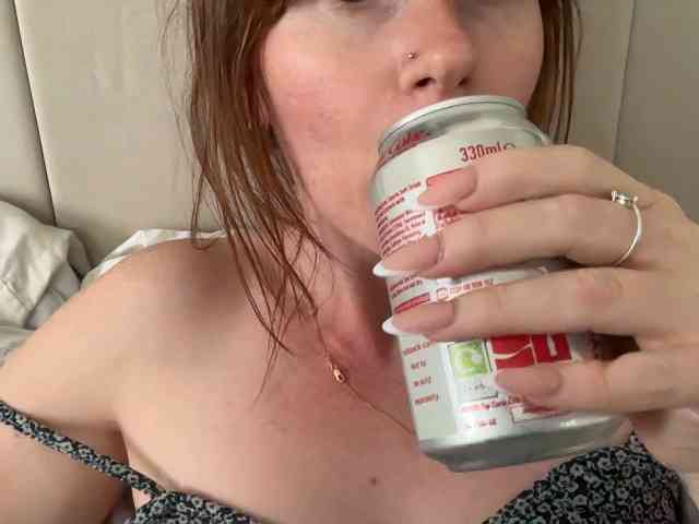 REDHEADROSIE webcam