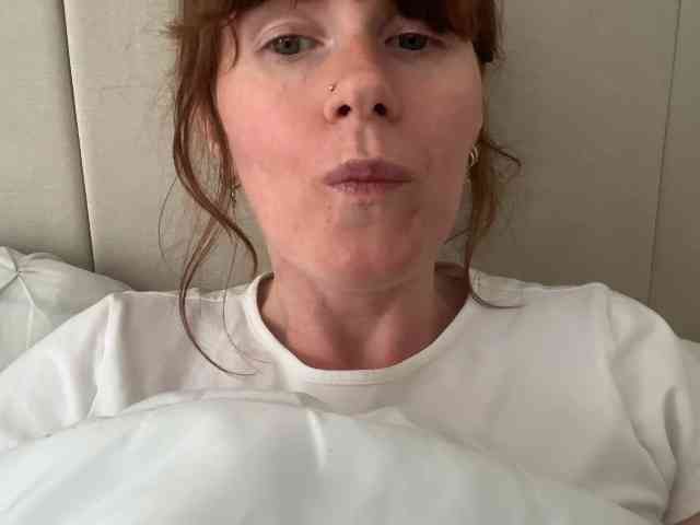 REDHEADROSIE webcam