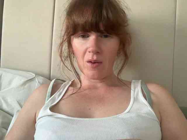 REDHEADROSIE webcam