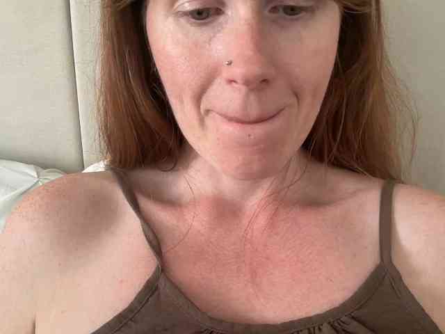 REDHEADROSIE webcam
