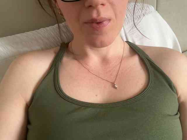 REDHEADROSIE webcam