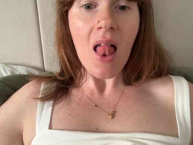 REDHEADROSIE webcam