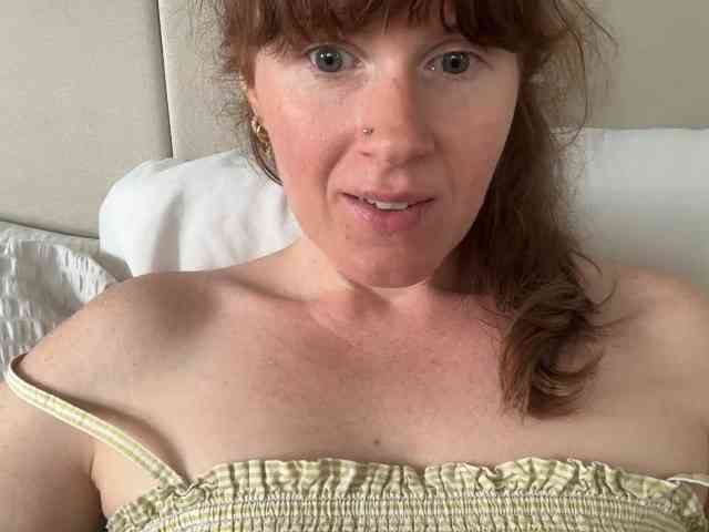 REDHEADROSIE webcam