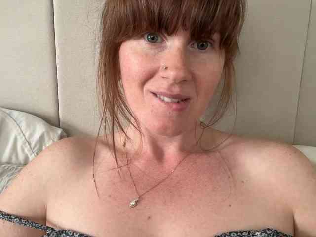 REDHEADROSIE webcam