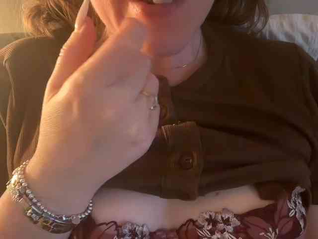 REDHEADROSIE webcam