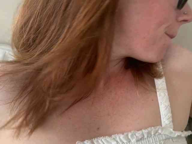 REDHEADROSIE webcam