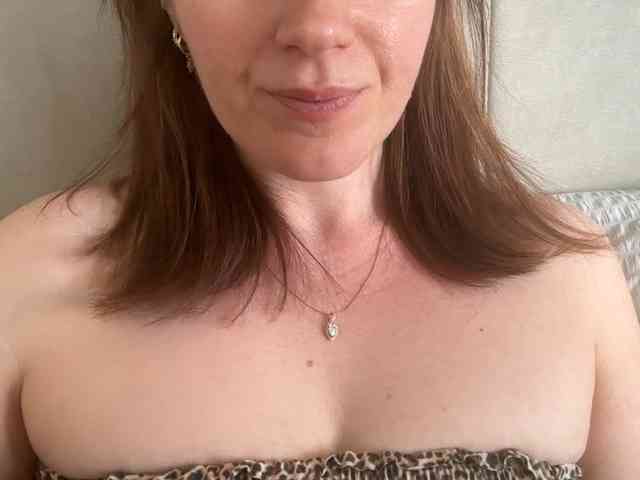 REDHEADROSIE webcam