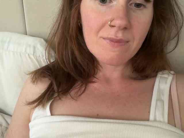 REDHEADROSIE webcam