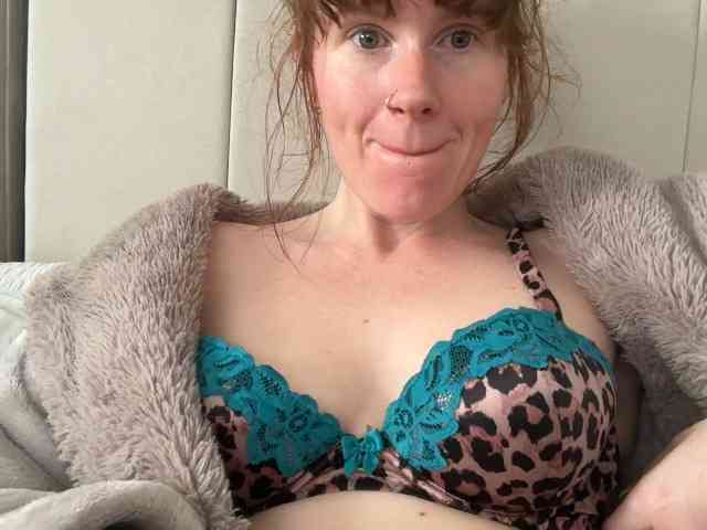 REDHEADROSIE webcam