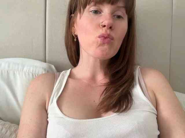 REDHEADROSIE webcam
