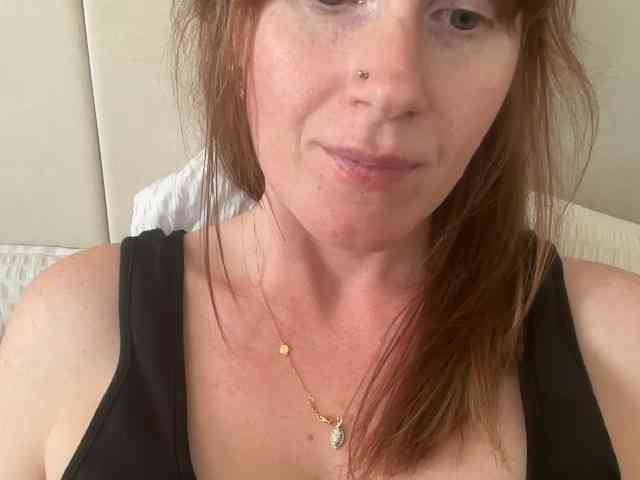 REDHEADROSIE webcam
