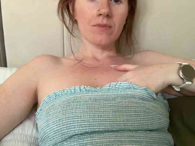 REDHEADROSIE webcam