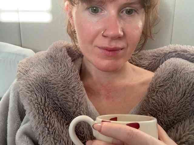 REDHEADROSIE webcam