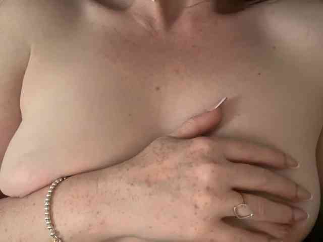 REDHEADROSIE webcam
